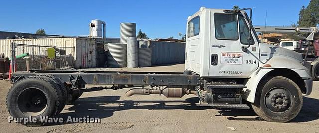 Image of International Durastar 4300 equipment image 3