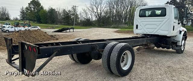 Image of International Durastar 4300 equipment image 4