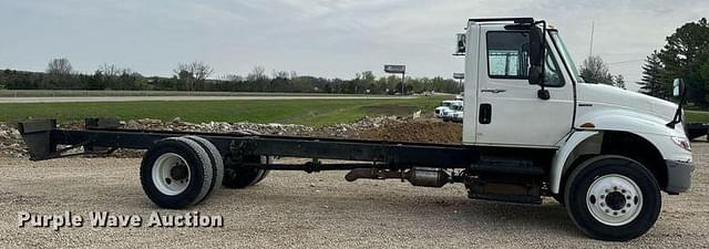 Image of International Durastar 4300 equipment image 3