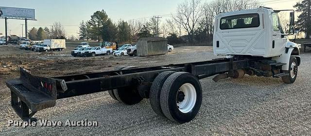 Image of International Durastar 4300 equipment image 4