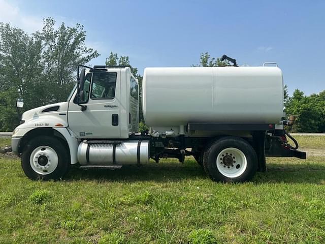 Image of International Durastar 4300 equipment image 1