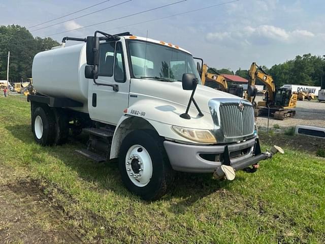 Image of International Durastar 4300 equipment image 4
