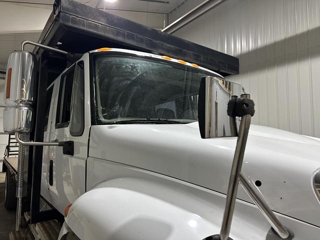 Image of International Dura Star 4400 equipment image 3