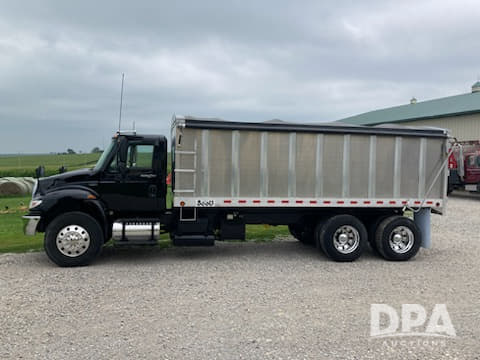 Image of International Dura Star 4400 equipment image 3