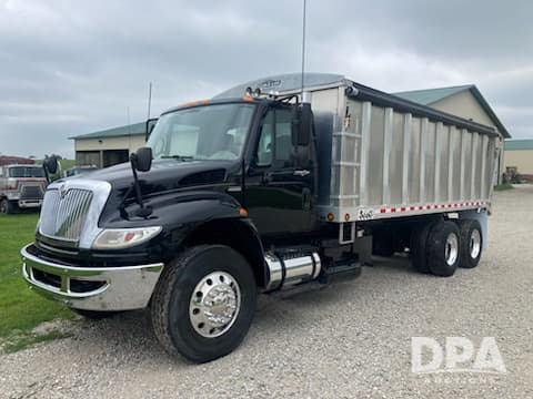 Image of International Dura Star 4400 equipment image 2