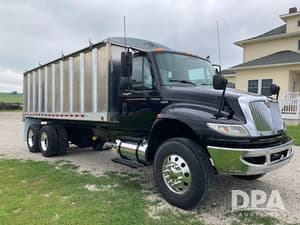 2010 International Dura Star 4400 Image
