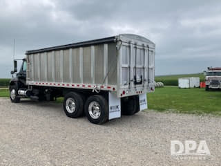 Image of International Dura Star 4400 equipment image 4