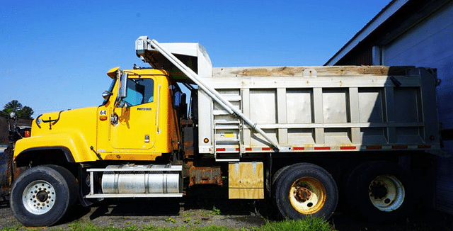 Image of International Paystar 5500i equipment image 2