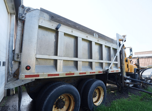 Image of International Paystar 5500i equipment image 4