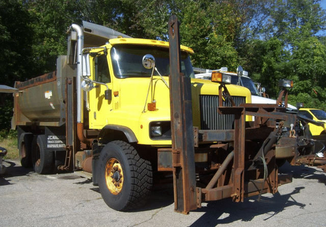 Image of International Paystar 5600 equipment image 1
