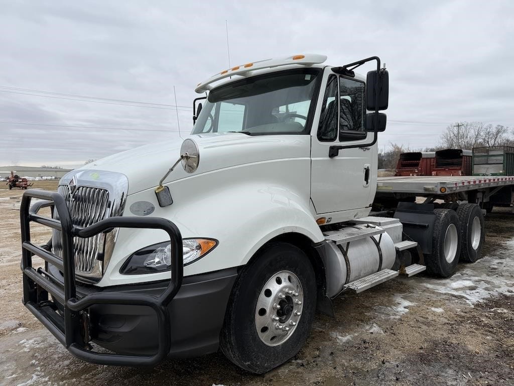 2010 International ProStar Equipment Image0