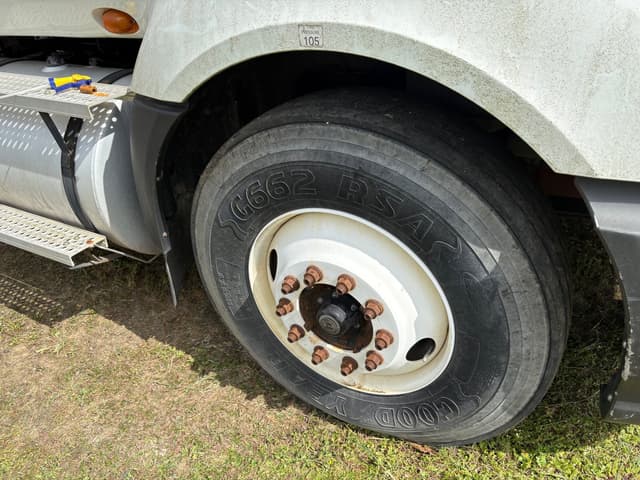 Image of International ProStar Premium equipment image 4