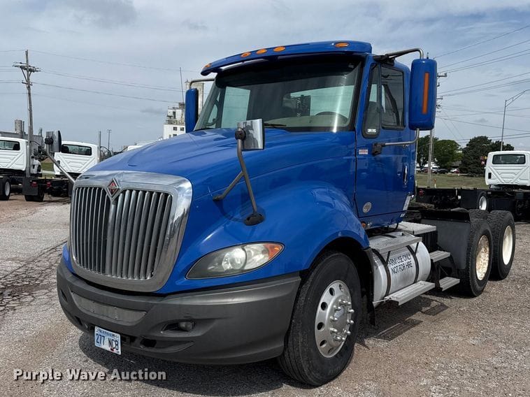 2010 International ProStar Equipment Image0