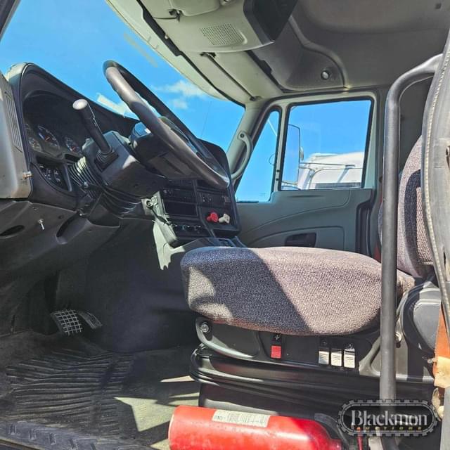 Image of International ProStar equipment image 1