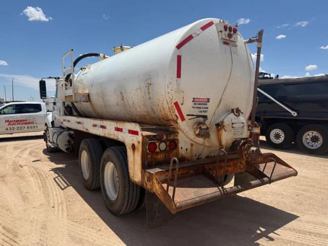 Image of International ProStar Premium equipment image 3