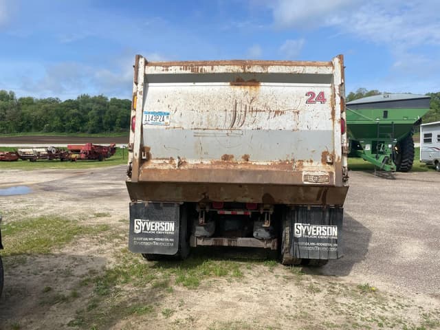 Image of International 7700 equipment image 4