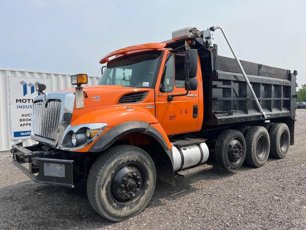 2010 International Workstar 7400 Equipment Image0