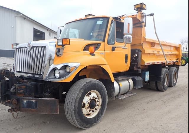 Image of International Workstar 7400 equipment image 1