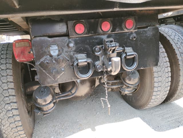 Image of International Workstar 7400 equipment image 2