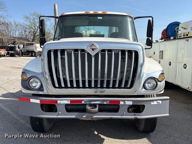 Image of International Workstar 7400 equipment image 1