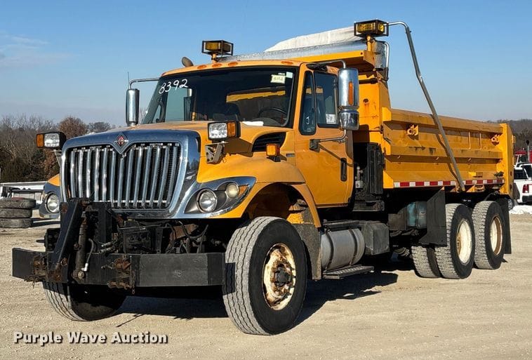 2010 International Workstar 7500 Equipment Image0