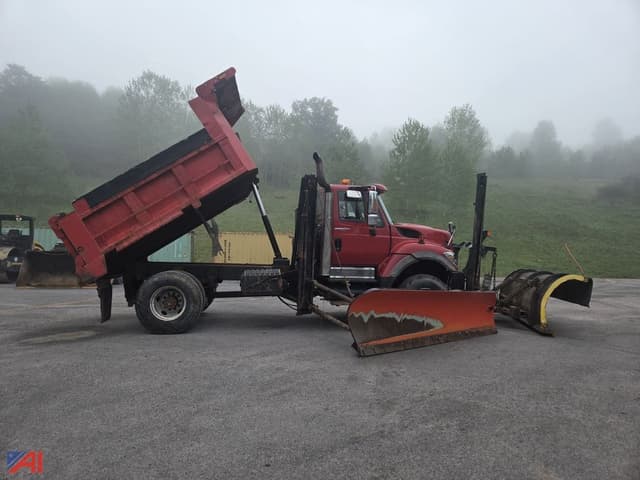 Image of International Workstar 7500 equipment image 2