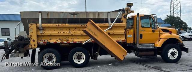 Image of International Workstar 7500 equipment image 3