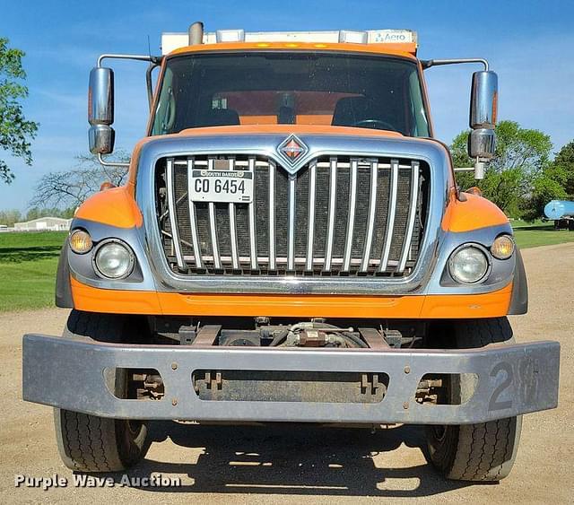 Image of International WorkStar 7600 equipment image 1