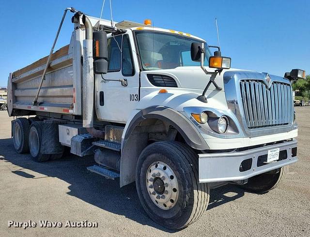 Image of International WorkStar 7600 equipment image 2