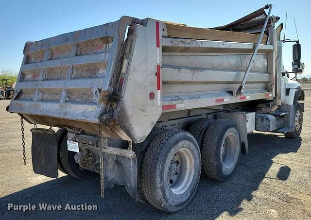 Image of International WorkStar 7600 equipment image 4