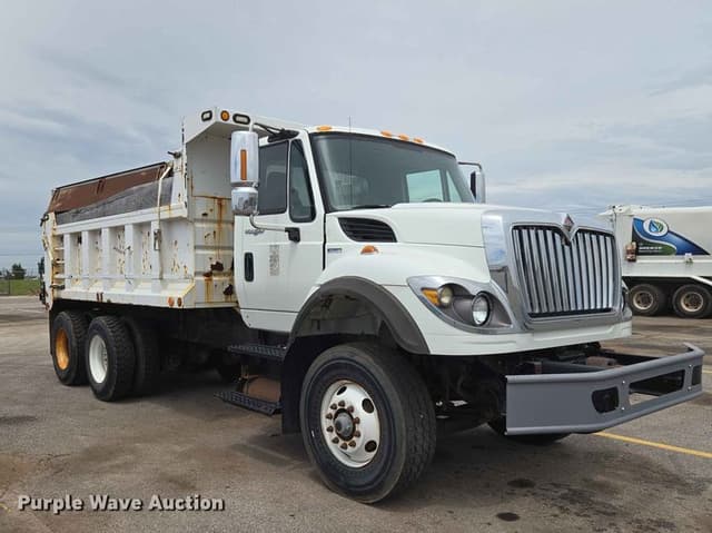 Image of International WorkStar 7600 equipment image 2