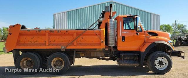 Image of International WorkStar 7600 equipment image 3