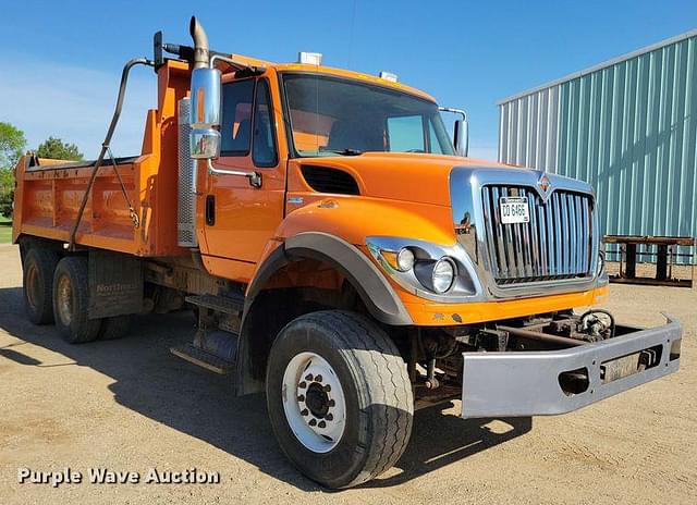 Image of International WorkStar 7600 equipment image 2