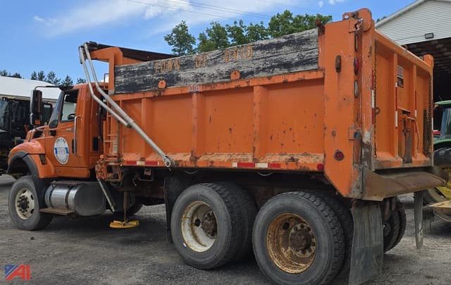 Image of International WorkStar 7600 equipment image 1