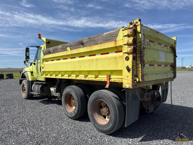 Image of International WorkStar 7600 equipment image 2