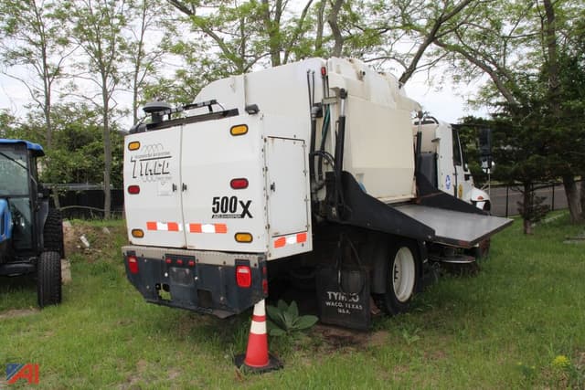 Image of International Durastar 4300 equipment image 2