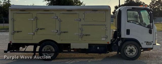 Image of Isuzu NPR equipment image 3