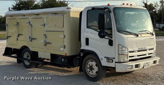 Image of Isuzu NPR equipment image 2