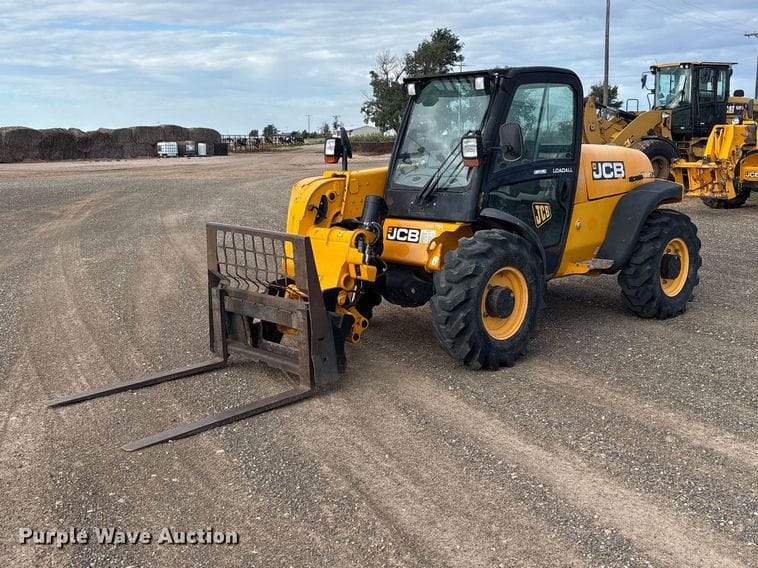 2010 JCB 527-55 Equipment Image0