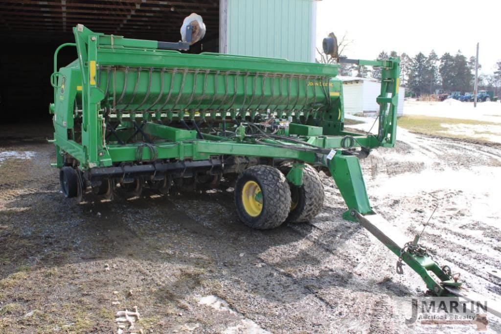 2010 John Deere 1590 Equipment Image0