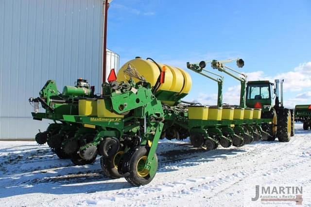 Image of John Deere 1770 equipment image 2