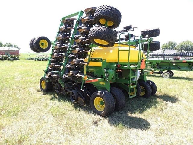 Image of John Deere 1990 equipment image 3