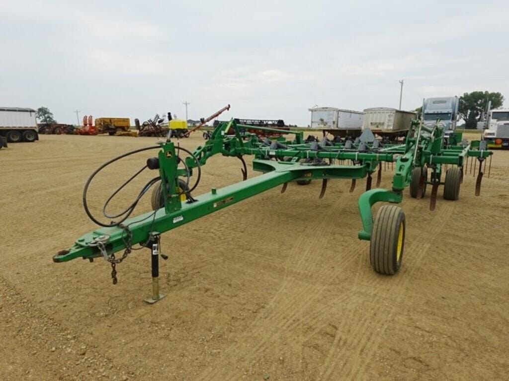 2010 John Deere 2410 Equipment Image0