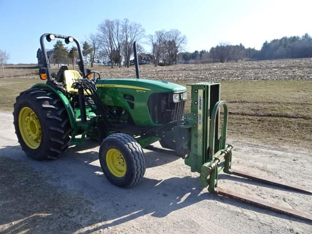 Image of John Deere 5075M equipment image 4