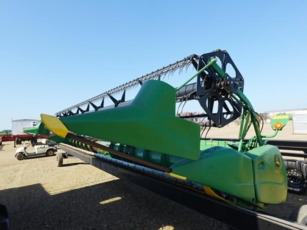 2010 John Deere 635 Equipment Image0