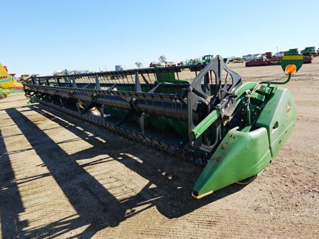 Main image John Deere 635F