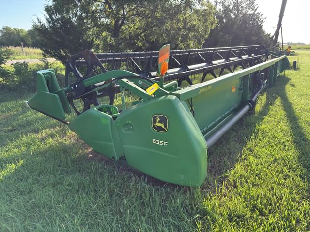 Image of John Deere 635F equipment image 3