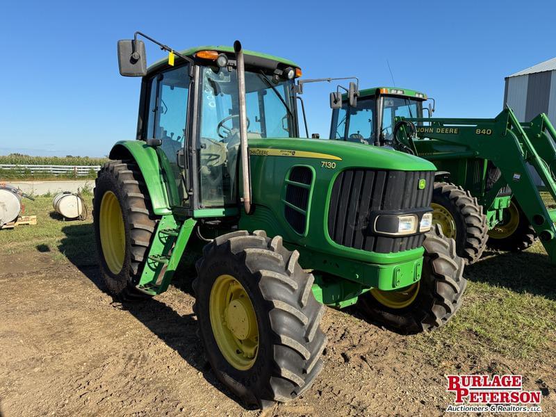 Image of John Deere 7130 Primary image