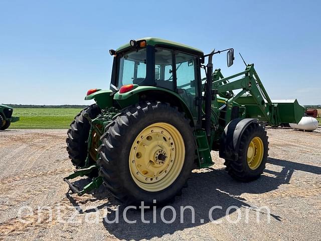 Image of John Deere 7330 equipment image 3