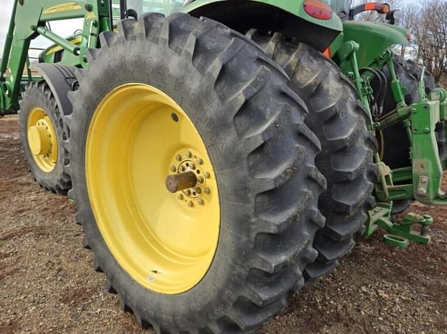 Image of John Deere 8225R equipment image 4